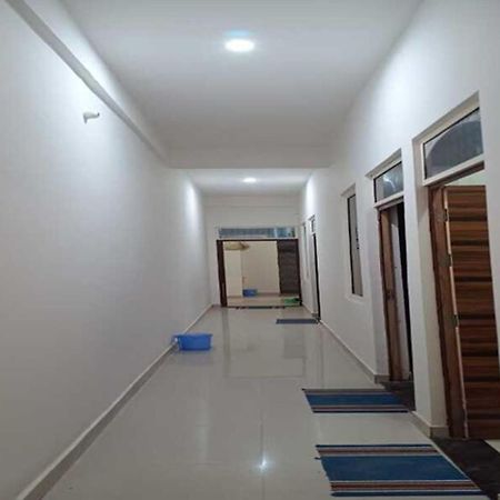 Hotel Geeta Dham Vrindāvan Esterno foto