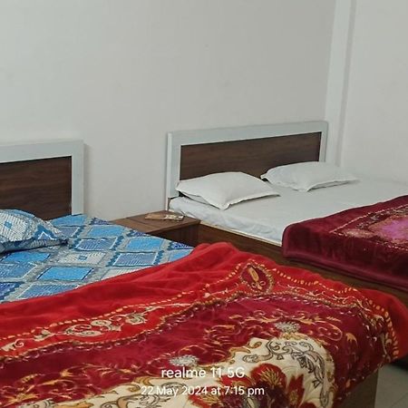 Hotel Geeta Dham Vrindāvan Esterno foto