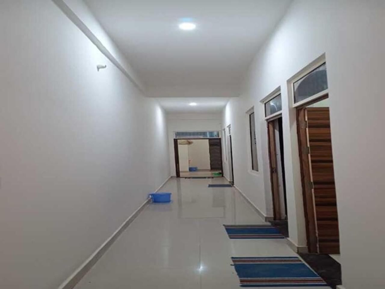 Hotel Geeta Dham Vrindāvan Esterno foto