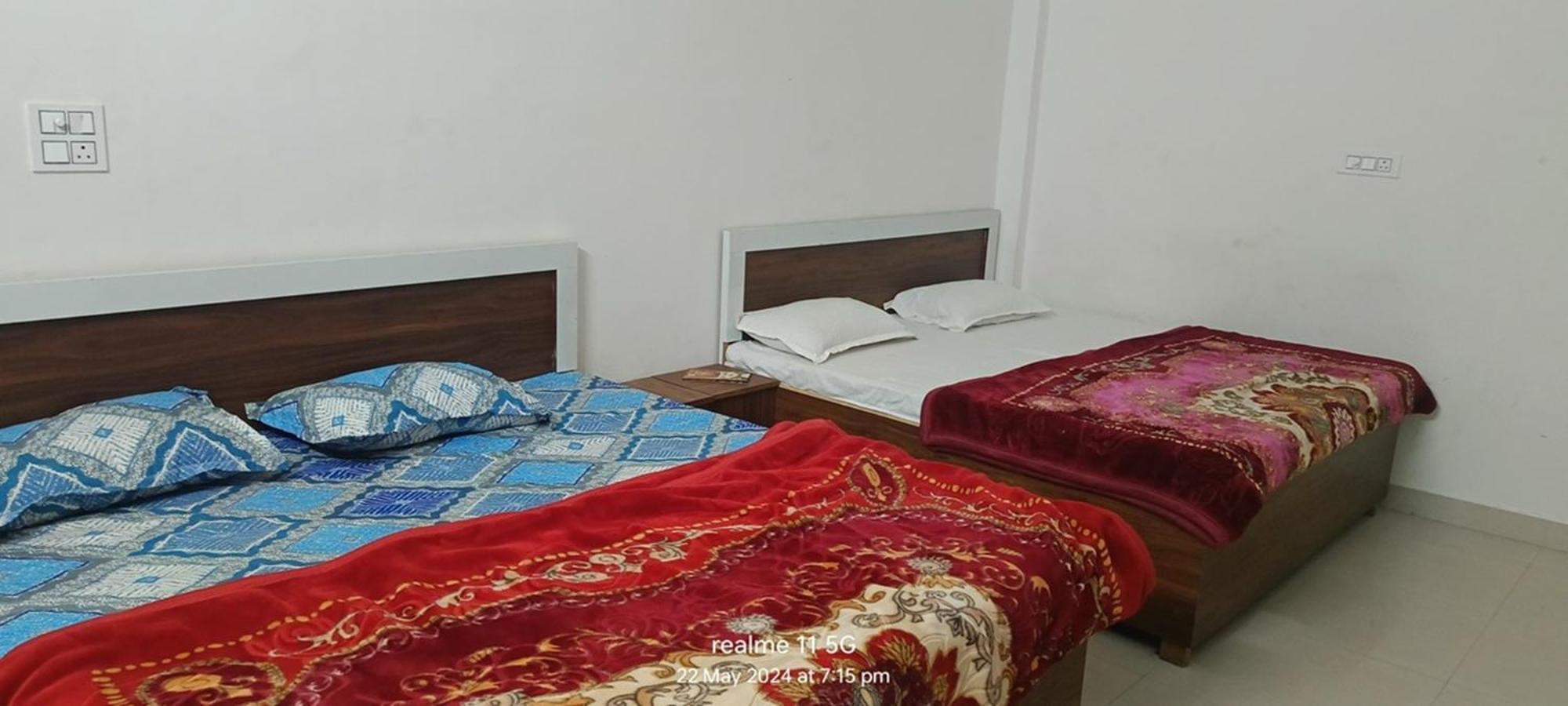 Hotel Geeta Dham Vrindāvan Esterno foto